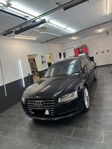 Audi A8-Austauschmotor-TOP Zustand- Vollau... - Audi A8 in Köln