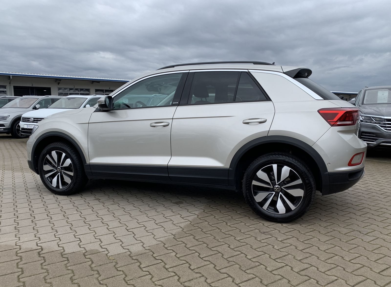 Fahrzeugabbildung Volkswagen T-Roc 1.5 TSI*Move*LED*ACC*AHK*STHZ*Cam*