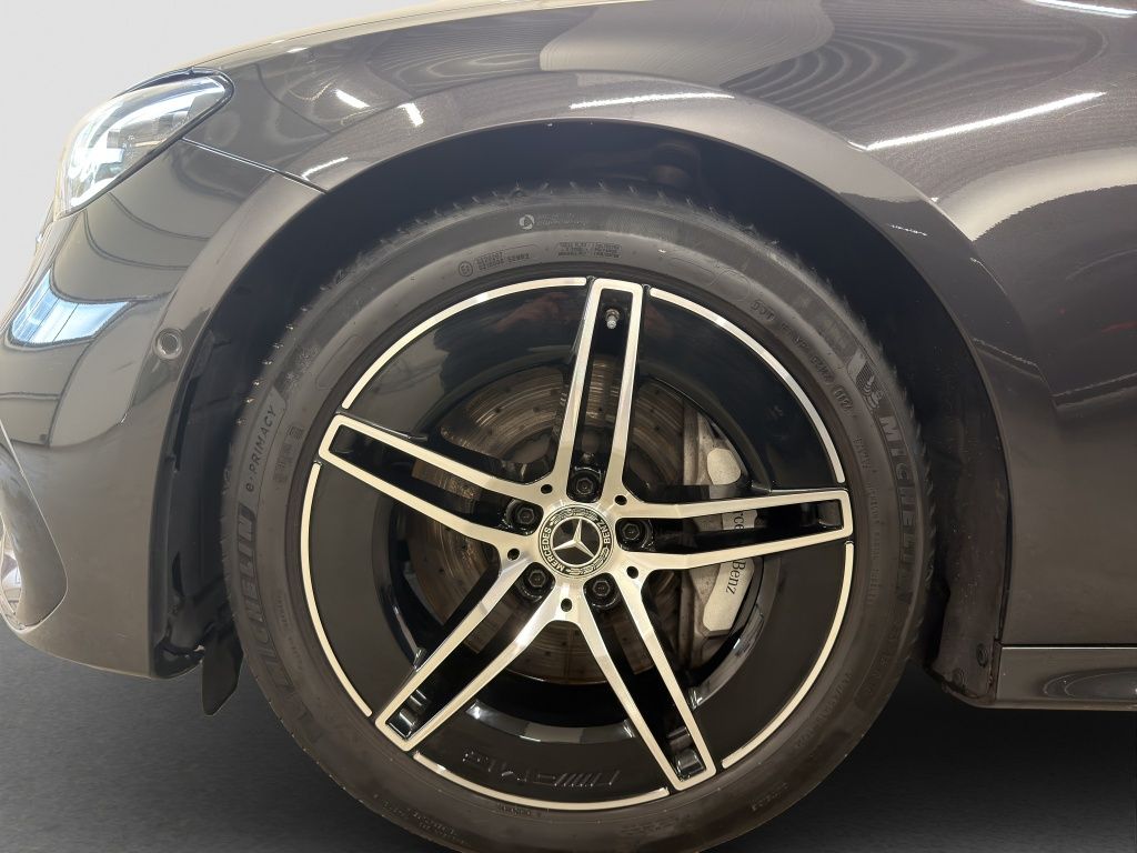 Fahrzeugabbildung Mercedes-Benz E 220 d 4MATIC Limousine AMG*NightPaket*360 Grad