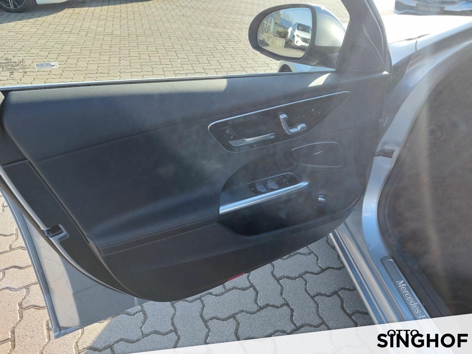 Fahrzeugabbildung Mercedes-Benz C 220 d Avantgarde +eff.3,99%+AHK+Distronic+360°