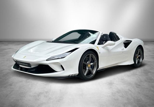 FERRARI F8