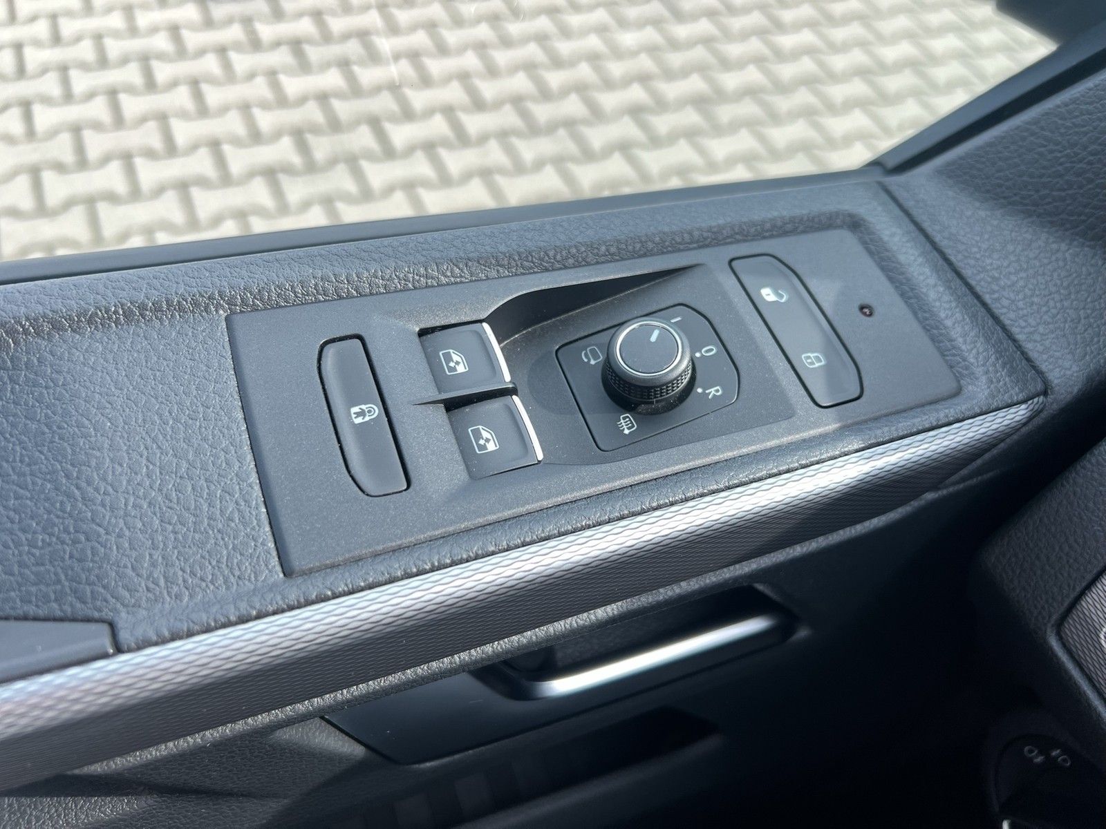 Fahrzeugabbildung Volkswagen T6 Multivan T6.1 TDI Gen. Six 4Mo. DSG LED NAVI