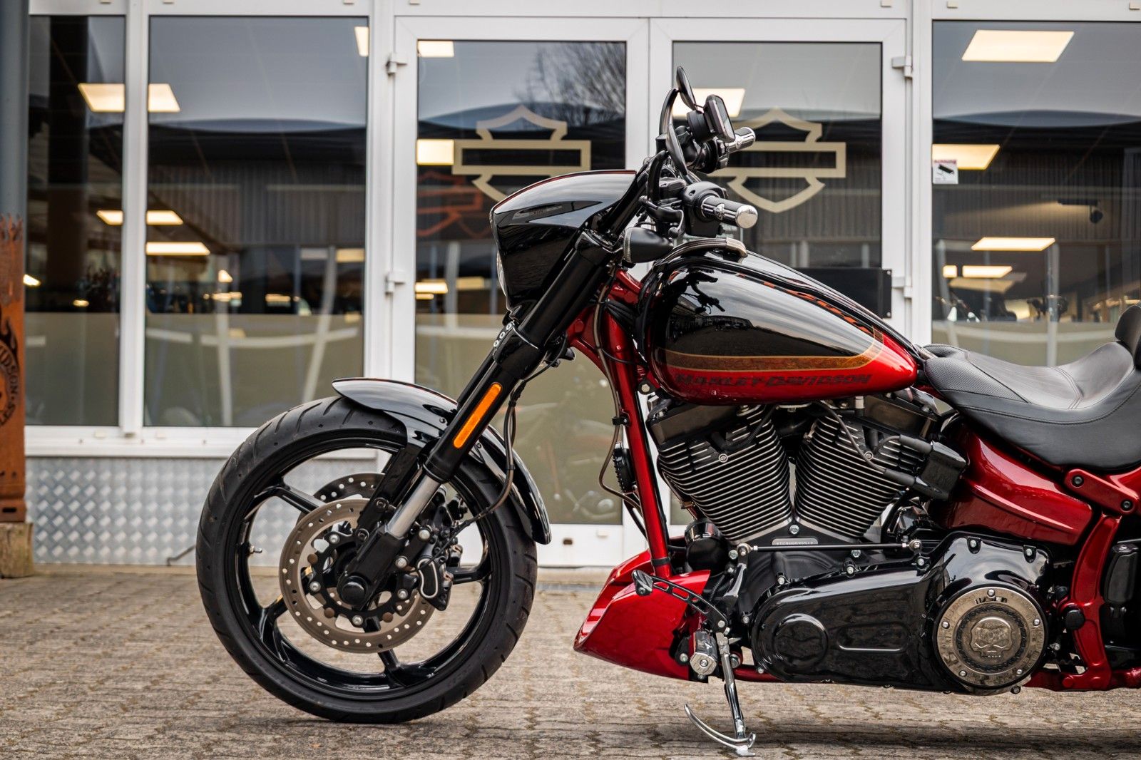 Fahrzeugabbildung Harley-Davidson FXSE CVO Pro Street Breakout - Jekill & Hyde