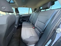 Fahrzeugabbildung Volkswagen Golf VII Lim 1.6 TDI Comfortline *ACC*SHZ*PANO*