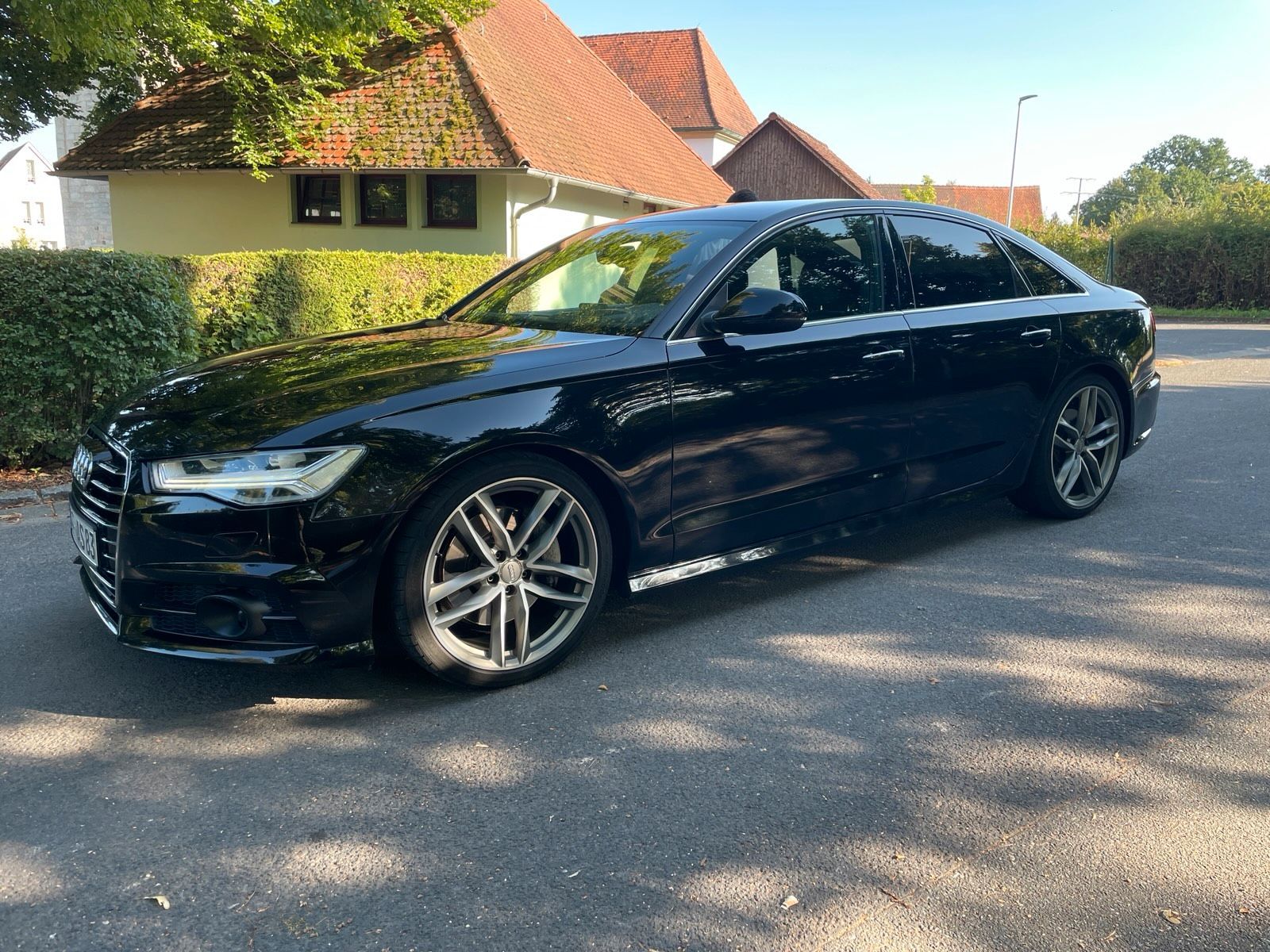 AUDI Audi A6 2018  / zweite Hand / bitte genau ...