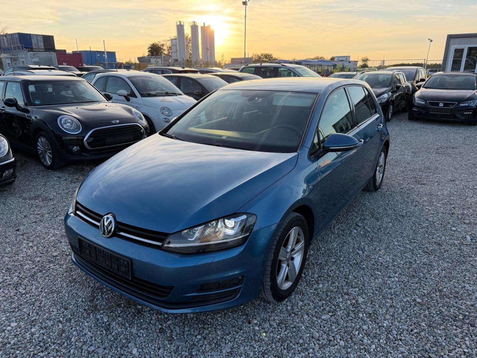 Volkswagen *Golf*VII*Lim.*4Motion*BMT*Xenon*STHZG*ALU*PDC*
