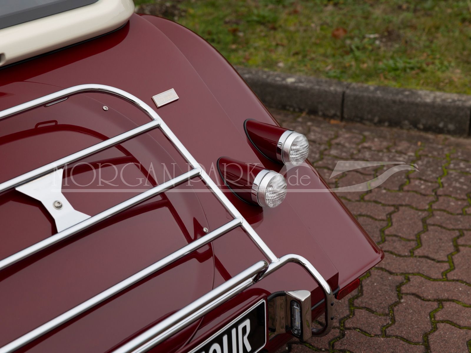 Fahrzeugabbildung Morgan Plus Four Sondermodell LM62 *rot Nr. 30/62*