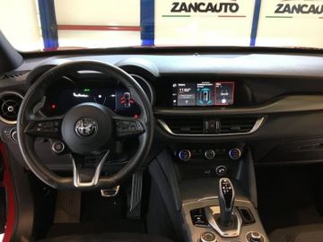 Alfa-Romeo Stelvio - 11