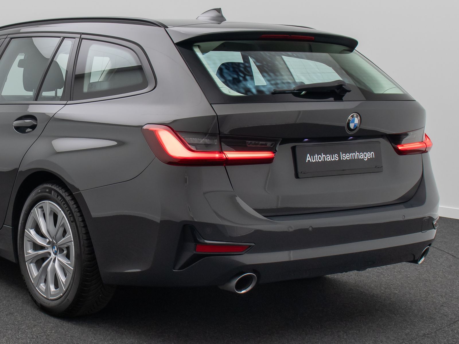 Fahrzeugabbildung BMW 320d Stop&Go Alarm DAB DriveAss AHK FernlichtAss