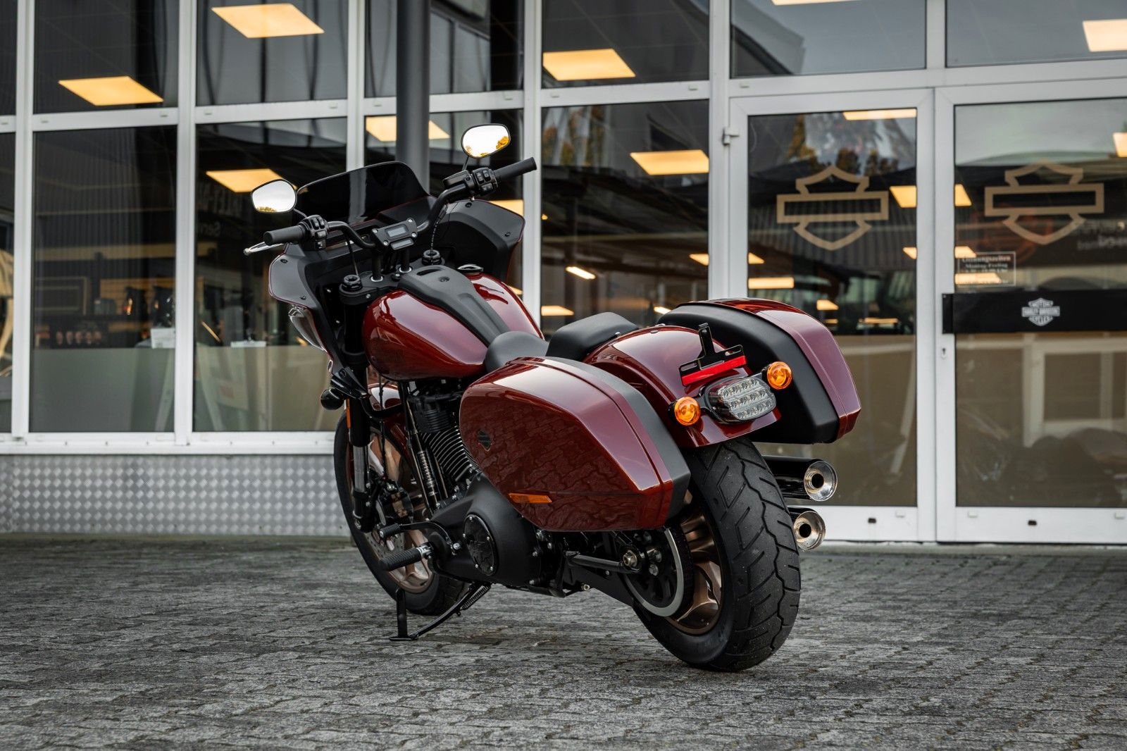Fahrzeugabbildung Harley-Davidson FXLRST LOW RIDER ST 117 -SOFORT VERFÜGBAR