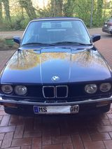 BMW 325 i Cabrio Royalblau-Metallic - BMW Oldtimer mit Benzin-Antrieb: Cabrio