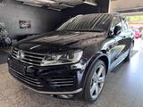 Volkswagen Touareg V6 3,0TDI*R-LINE*PANO*360*ACC*AHK*MEMORY - VW Touareg in Duisburg
