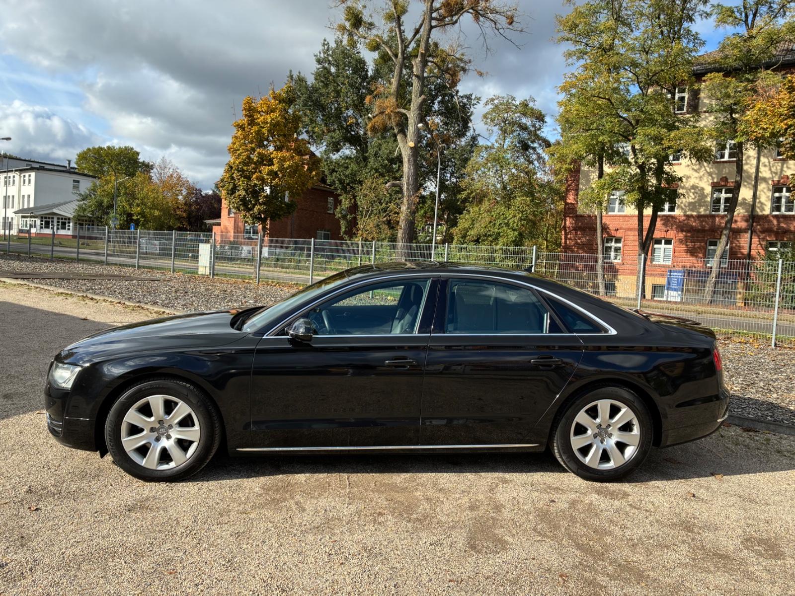 Audi A8 3.0 TFSI quattro Tüv-Au 10-2028 Solardach