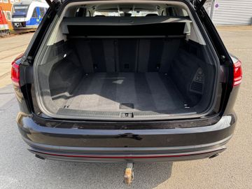 Volkswagen Touareg - 11