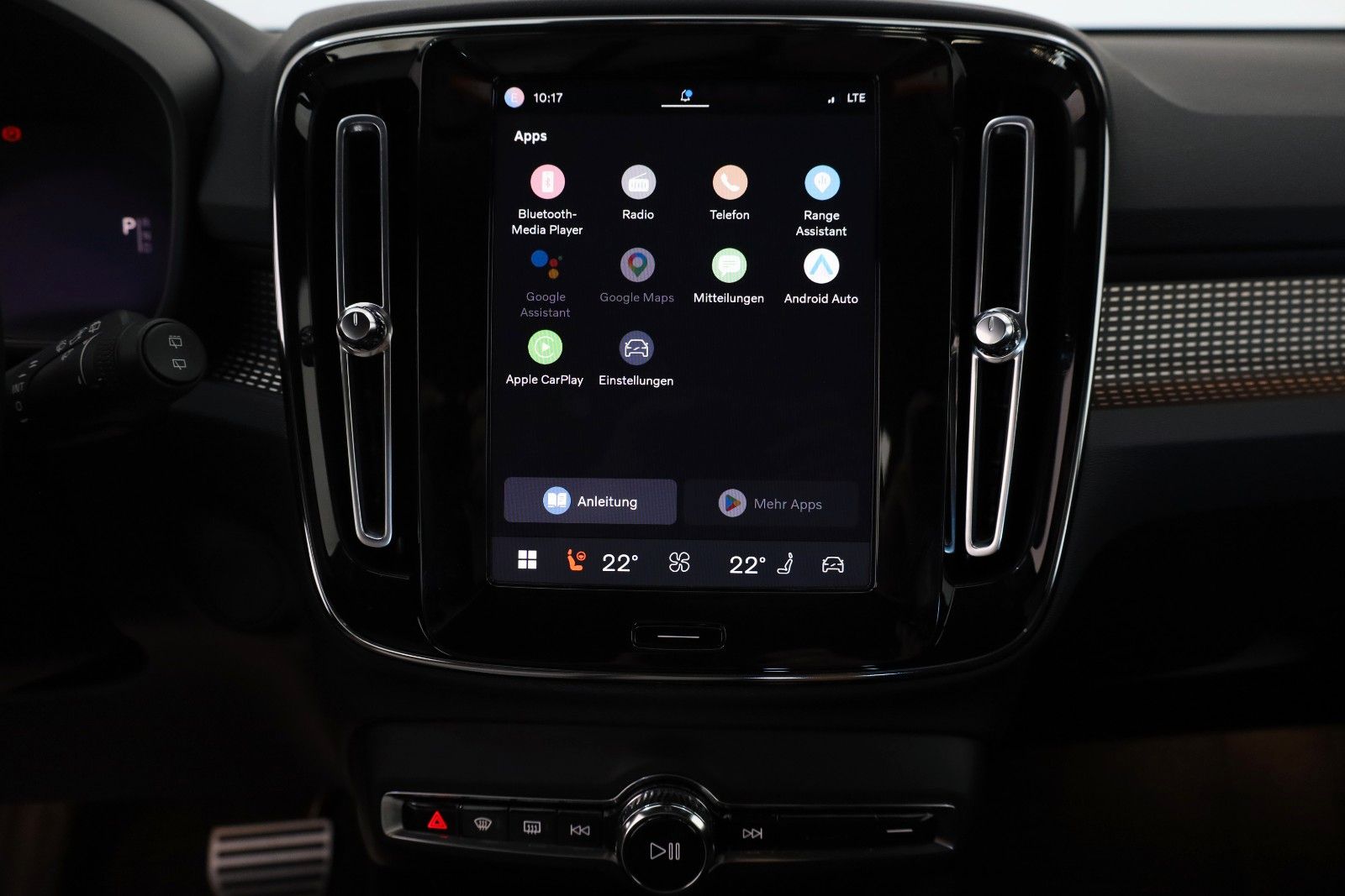 Fahrzeugabbildung Volvo XC40 Plus Recharge,Navi,LED,SH,Kamera,ACC,