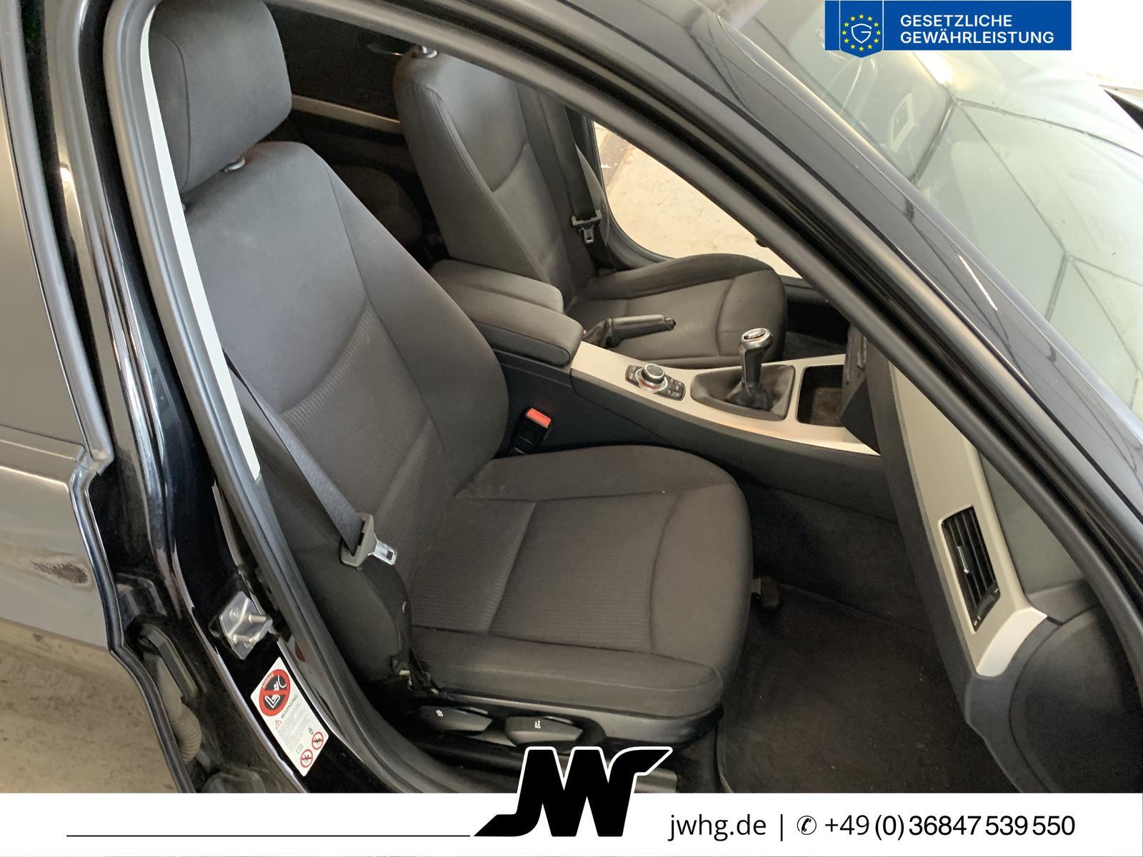 BMW 320 2011 — photo 13