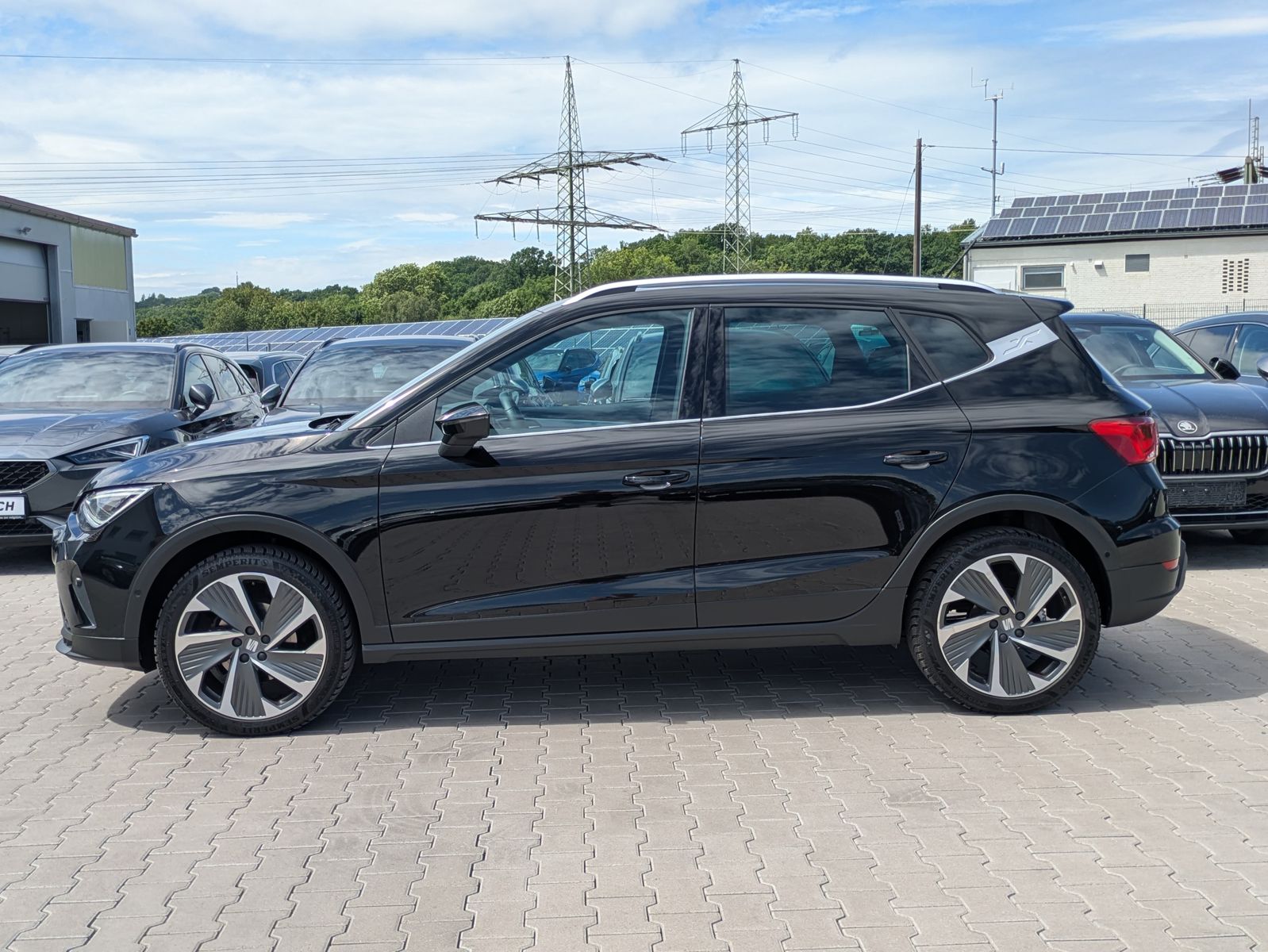 Fahrzeugabbildung SEAT Arona 1.0 TSI FR DSG AHK*ACC*LED*APP*DAB*KAMERA