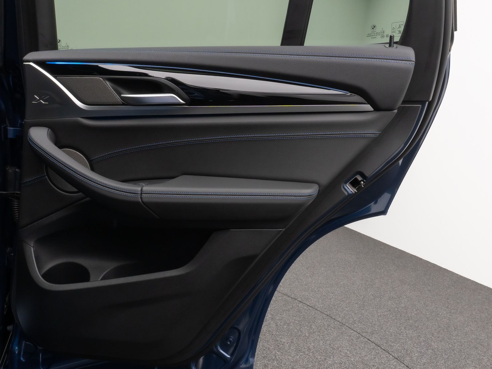 Fahrzeugabbildung BMW iX3 Impressive M Sport Panoram Laser 360°HUD H/K