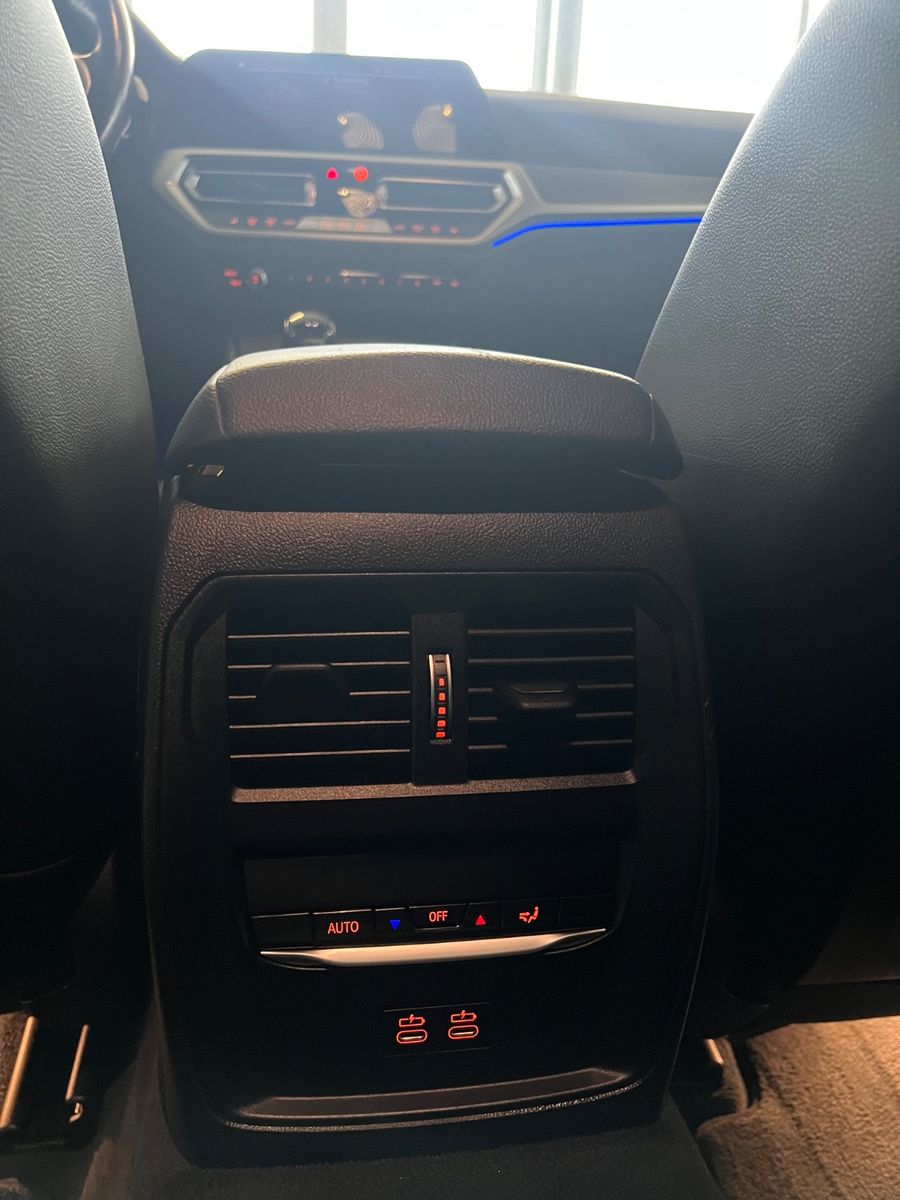 Fahrzeugabbildung BMW M340i Lim. xDrive * 1.HAND *SCHECKHEFT-BMW*360*