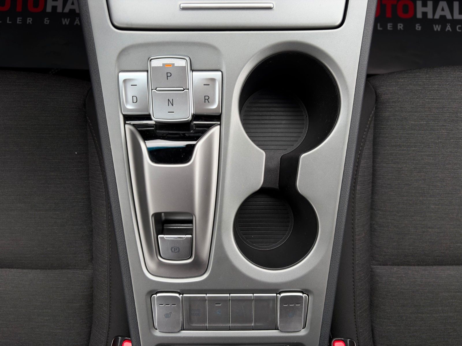 Fahrzeugabbildung Hyundai KONA E Select PDC CAM ACC SHZ LHZ CarPlay Navi