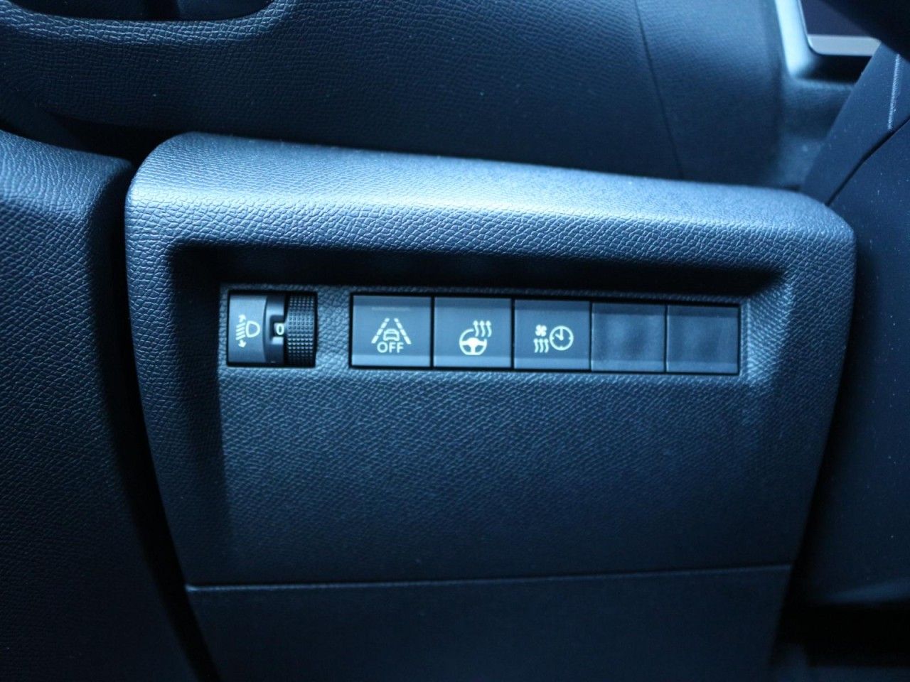 Fahrzeugabbildung Citroën ë-C4 FEEL 136