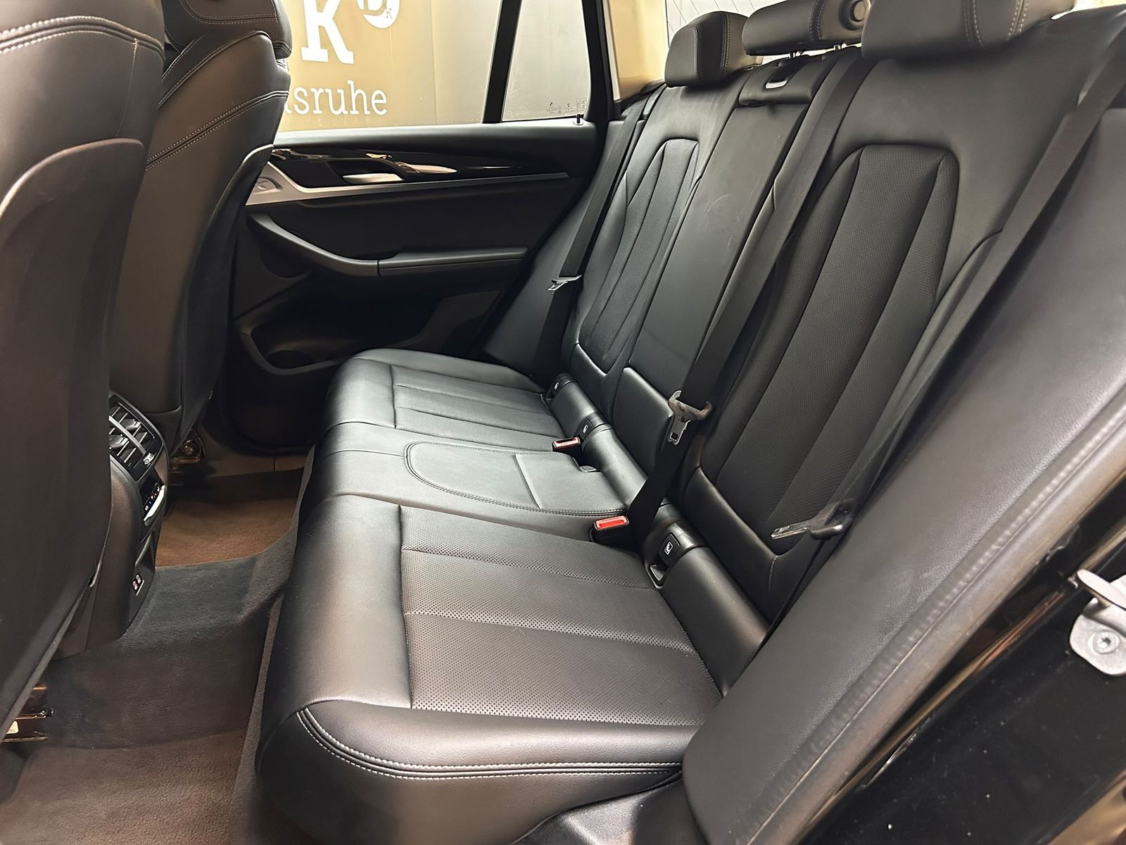 Fahrzeugabbildung BMW X3 30e xDr LED+NAVI+SHZ+KAMERA+HIFI+TEMP+AHK+MF+