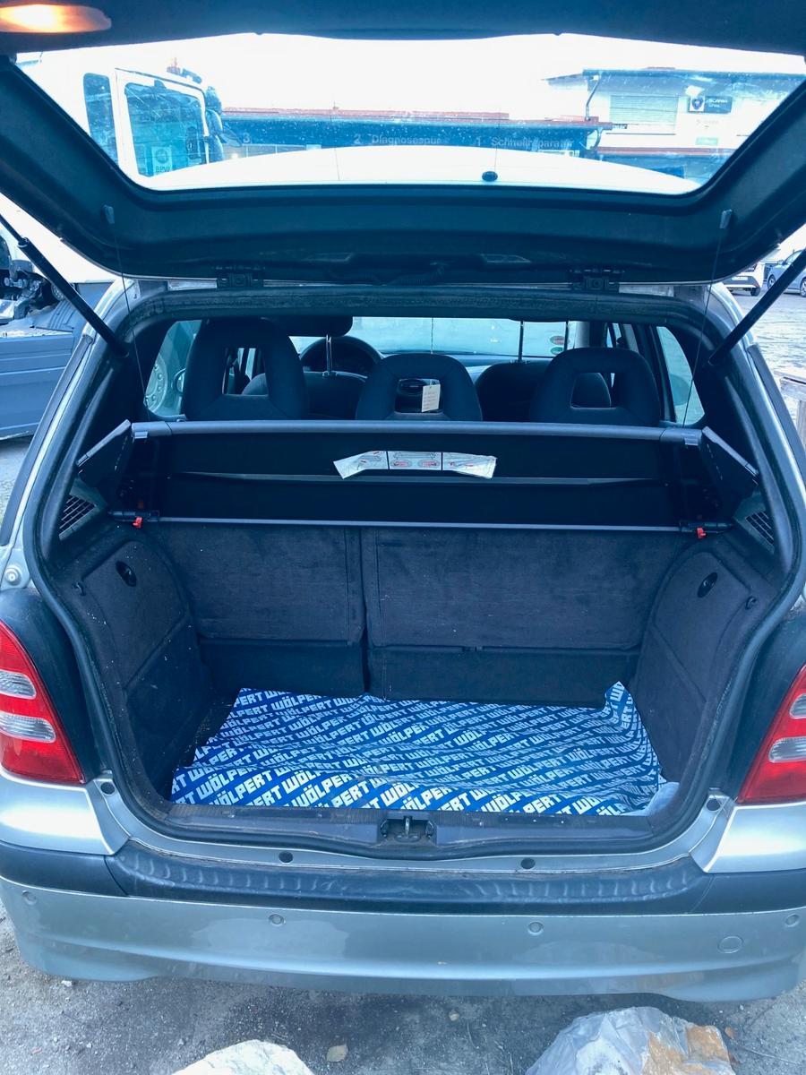 Mercedes-Benz A170 2004 — photo 9