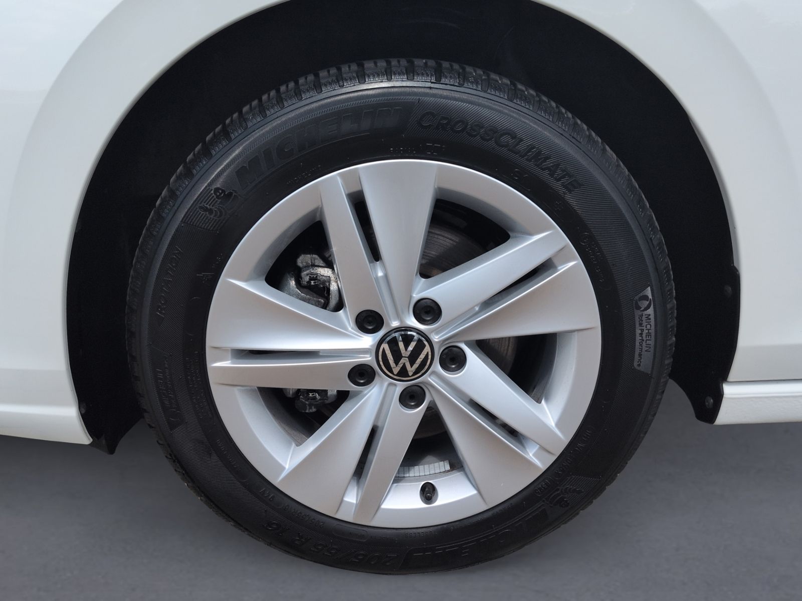 Golf VIII 1.5 TSI LIFE CLIMATRONIC+SHZ+LED+AHK