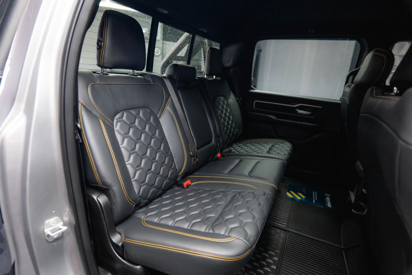 Fahrzeugabbildung Dodge RAM 5.7 V8 HEMI 4x4 OFFROAD LONGBED Seilwinde 5T