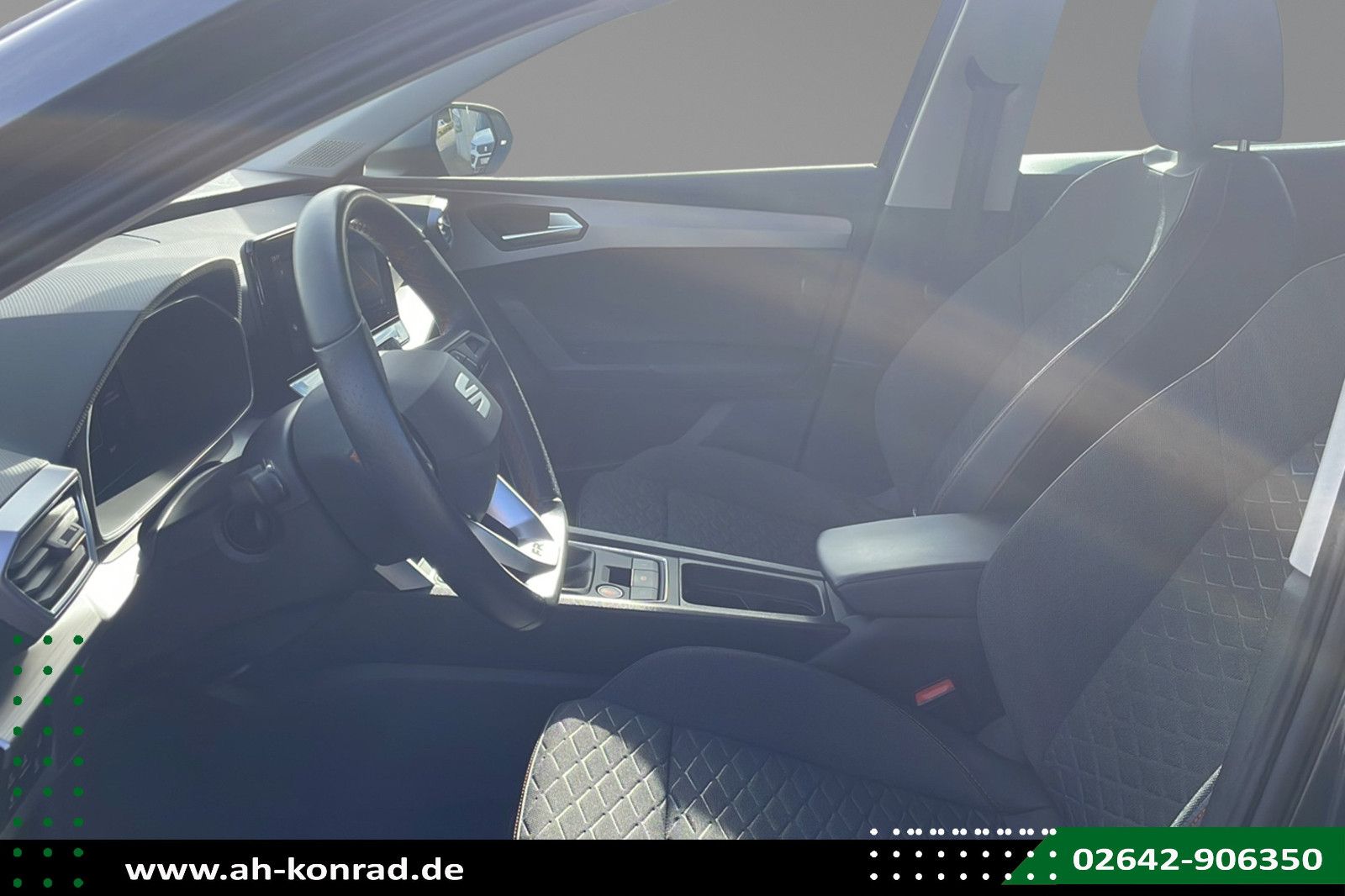 Fahrzeugabbildung SEAT Leon FR 1.0 TSI-Navi-APP-LM-Kamera
