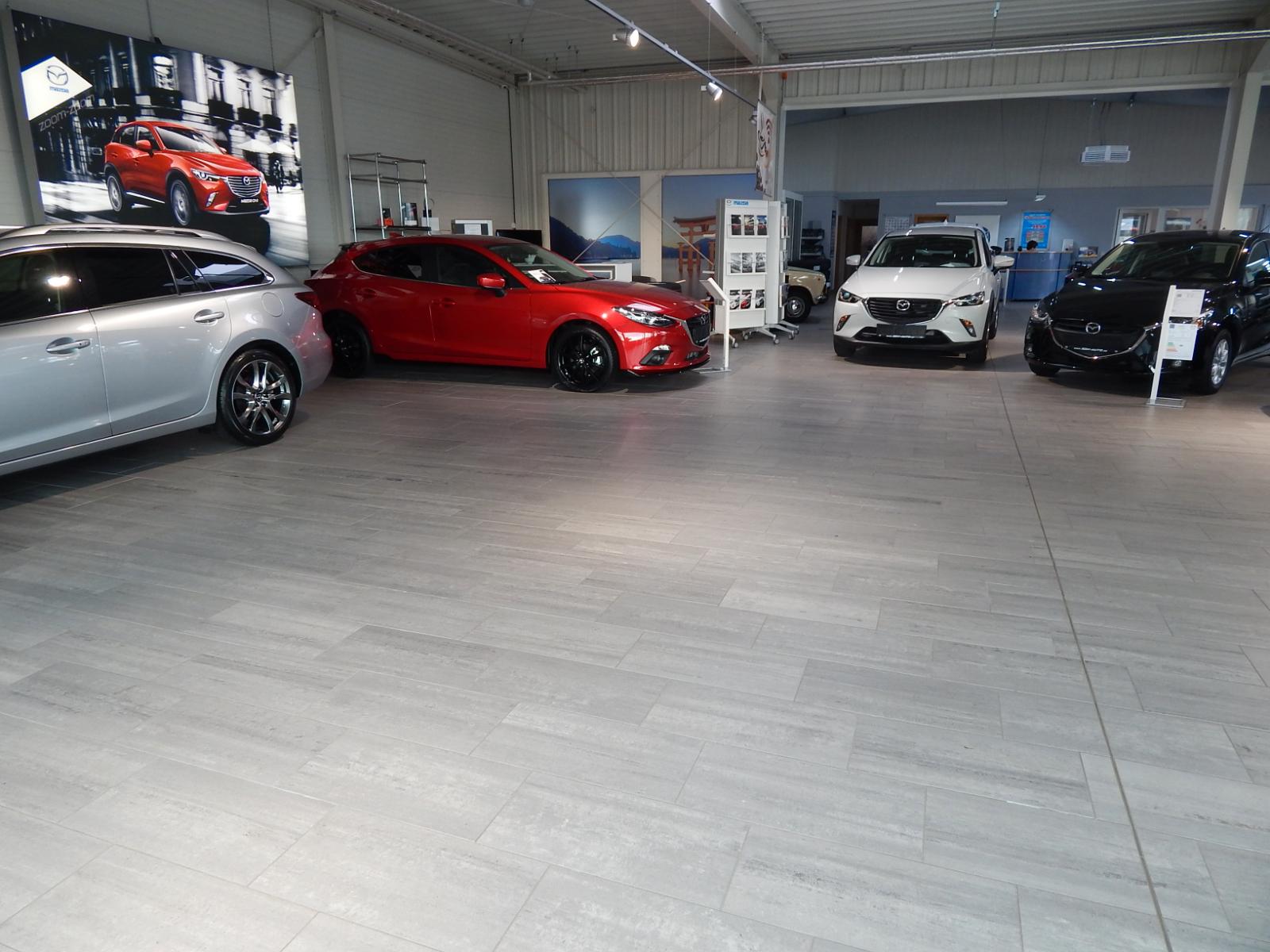 showroom-image-top