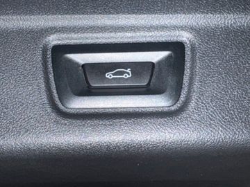 BMW 330 i Touring xDrive M Sport Navi LED Kamera