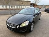 Volvo V60 Kombi Momentum *Voll* - gebrauchte Volvo V60 aus dem Jahr 2013