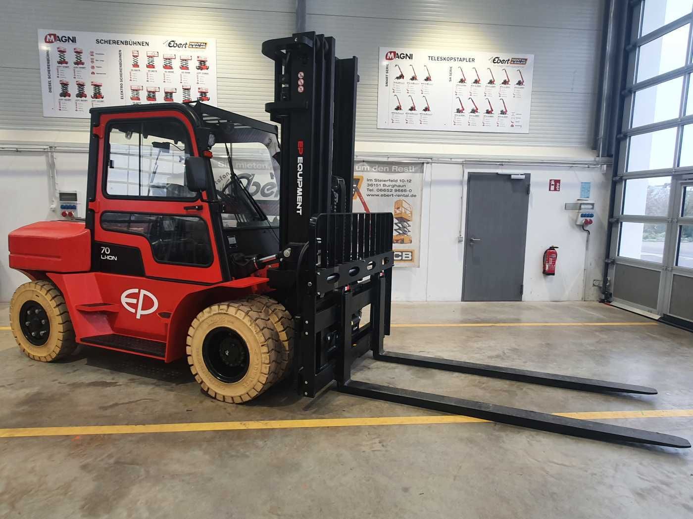 Fahrzeugabbildung Andere EP Equipment EFL 702 / 7T / Triplex: 5,40m / ZVG