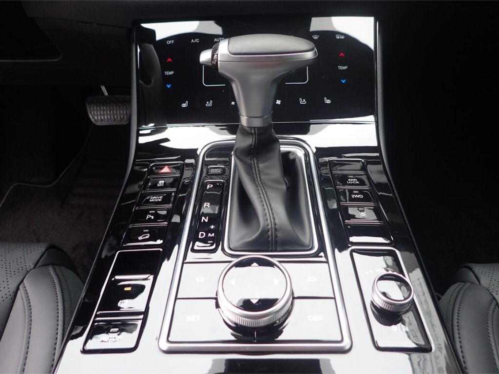 Fahrzeugabbildung DFSK Fengon 7 2.0 GDI 4x4 2,5t AHlast Navi PanoD 7Sit