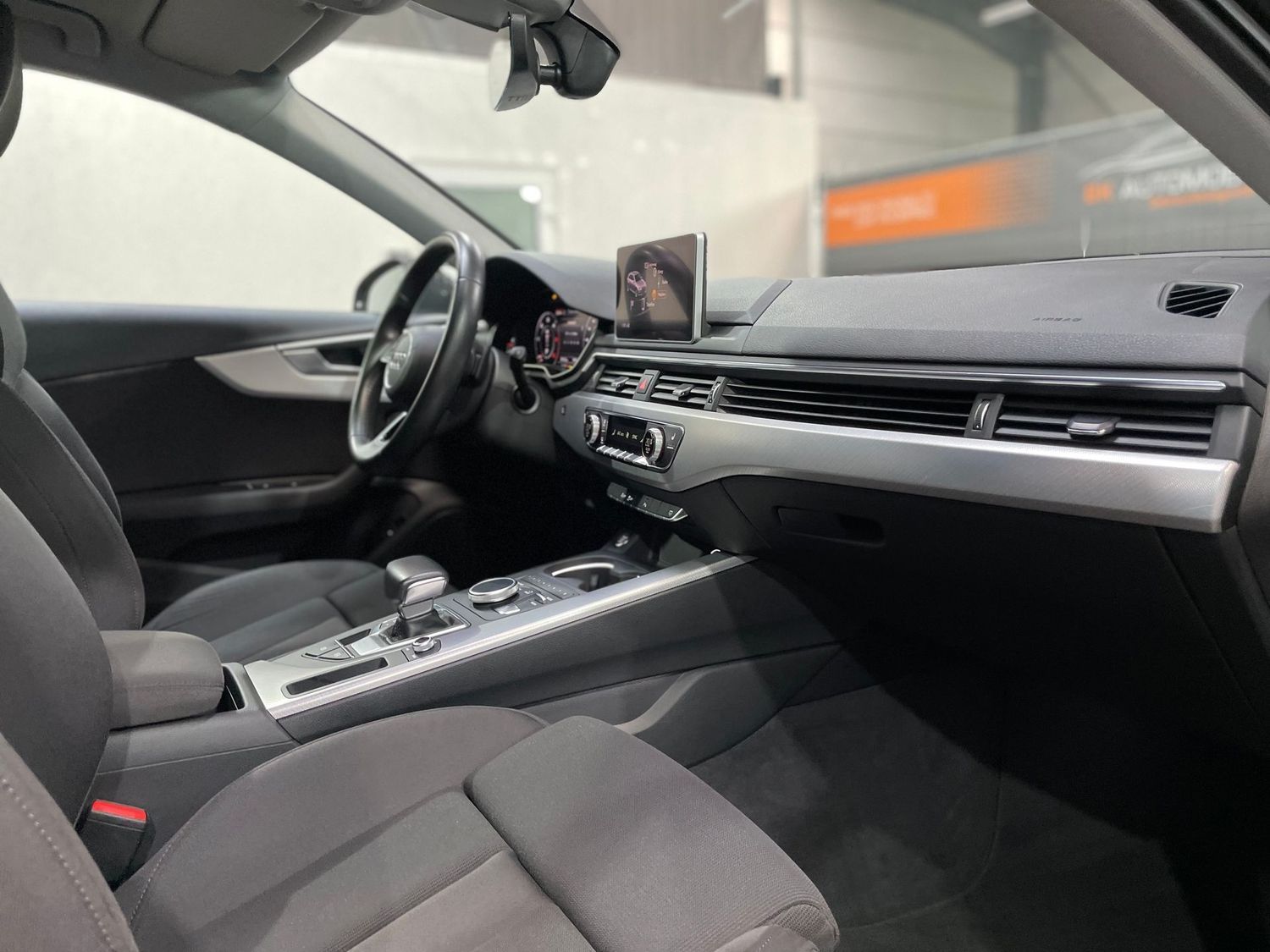 Fahrzeugabbildung Audi A4 S-Line sport#Xenon#Virtual#Tempo#Sound