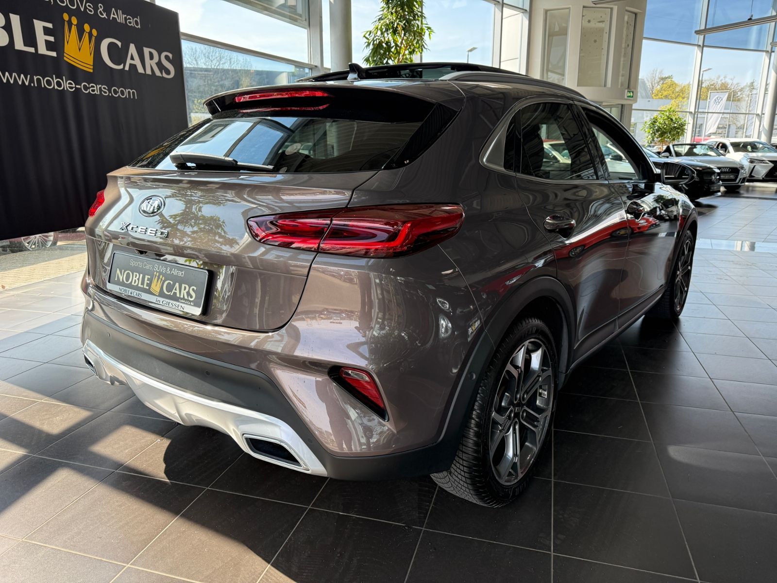 Fahrzeugabbildung Kia XCeed Platinum Edition PANO LEDER LED NAV SHZ