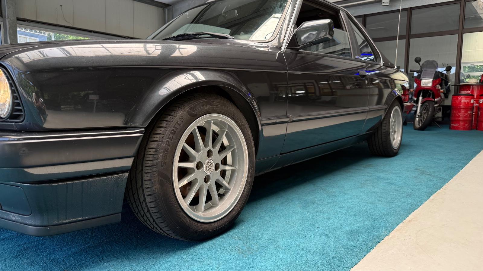 BMW Série 3 316i E30 Baur TC2 102ch - Suspension M-Sport - Recaro - CT récent