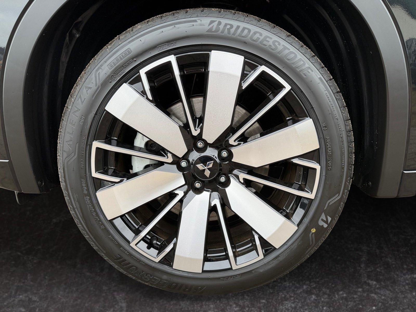 Mitsubishi Outlander Top Luxury 2.4 PHEV ACC+PDC+4xSHZ+NAV