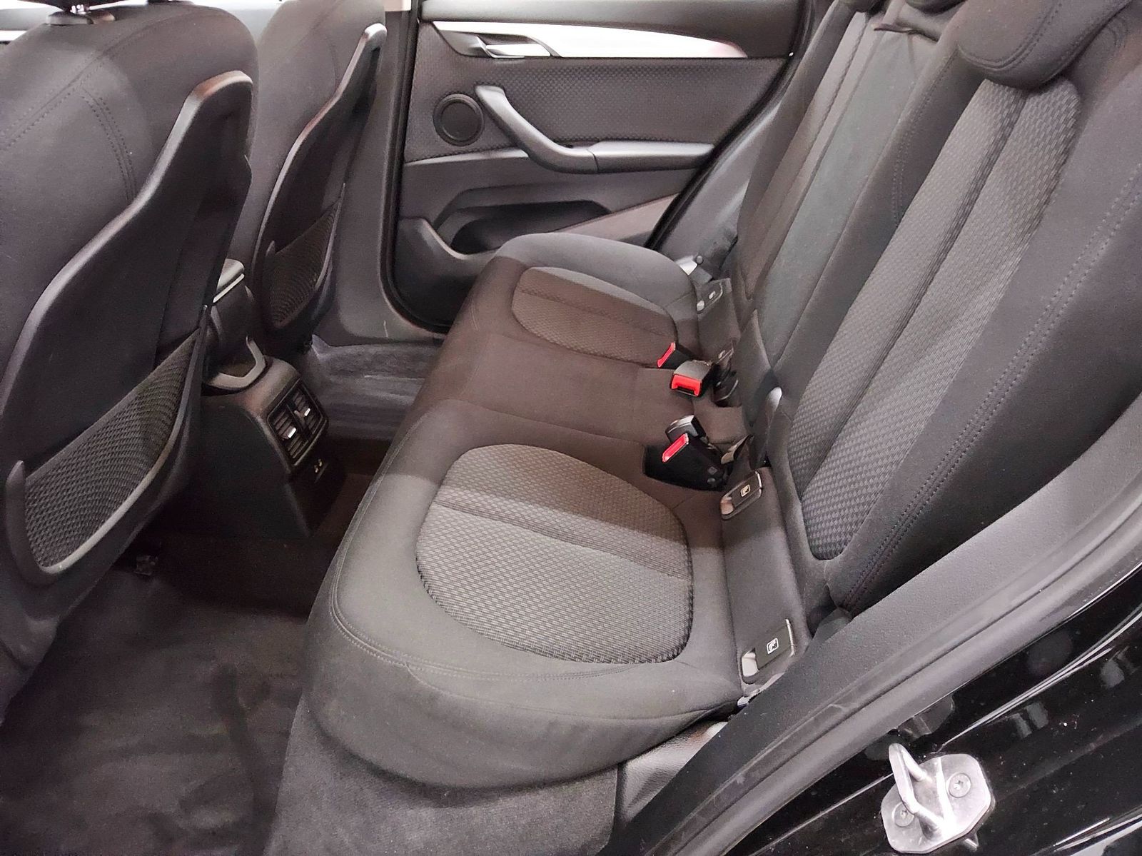 BMW X1 xDrive25e Advantage Navi PDC Shz foto 13