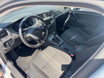 Volkswagen Golf - 9