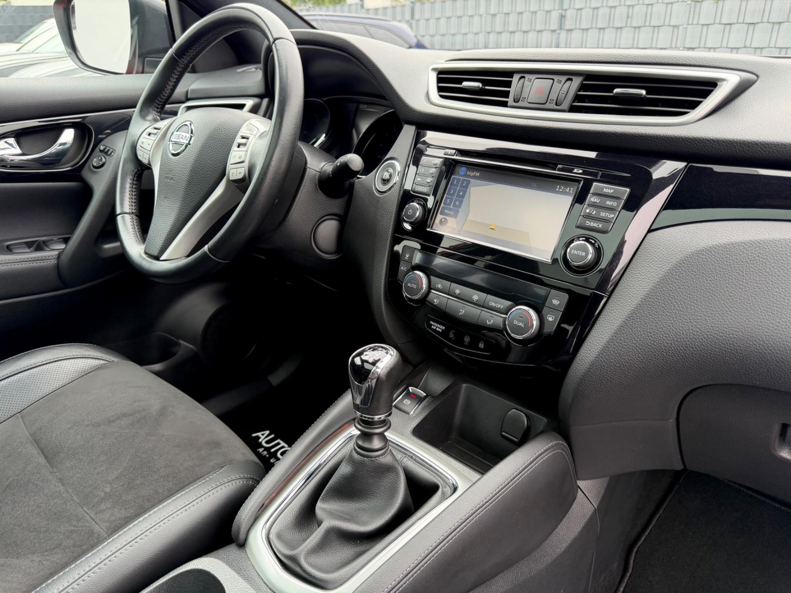 Nissan Qashqai 1.6 dCi PANO/NAVI/AHK/360°CAM/GARANTIE/