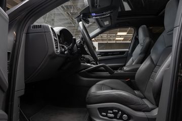 Porsche Cayenne - 11