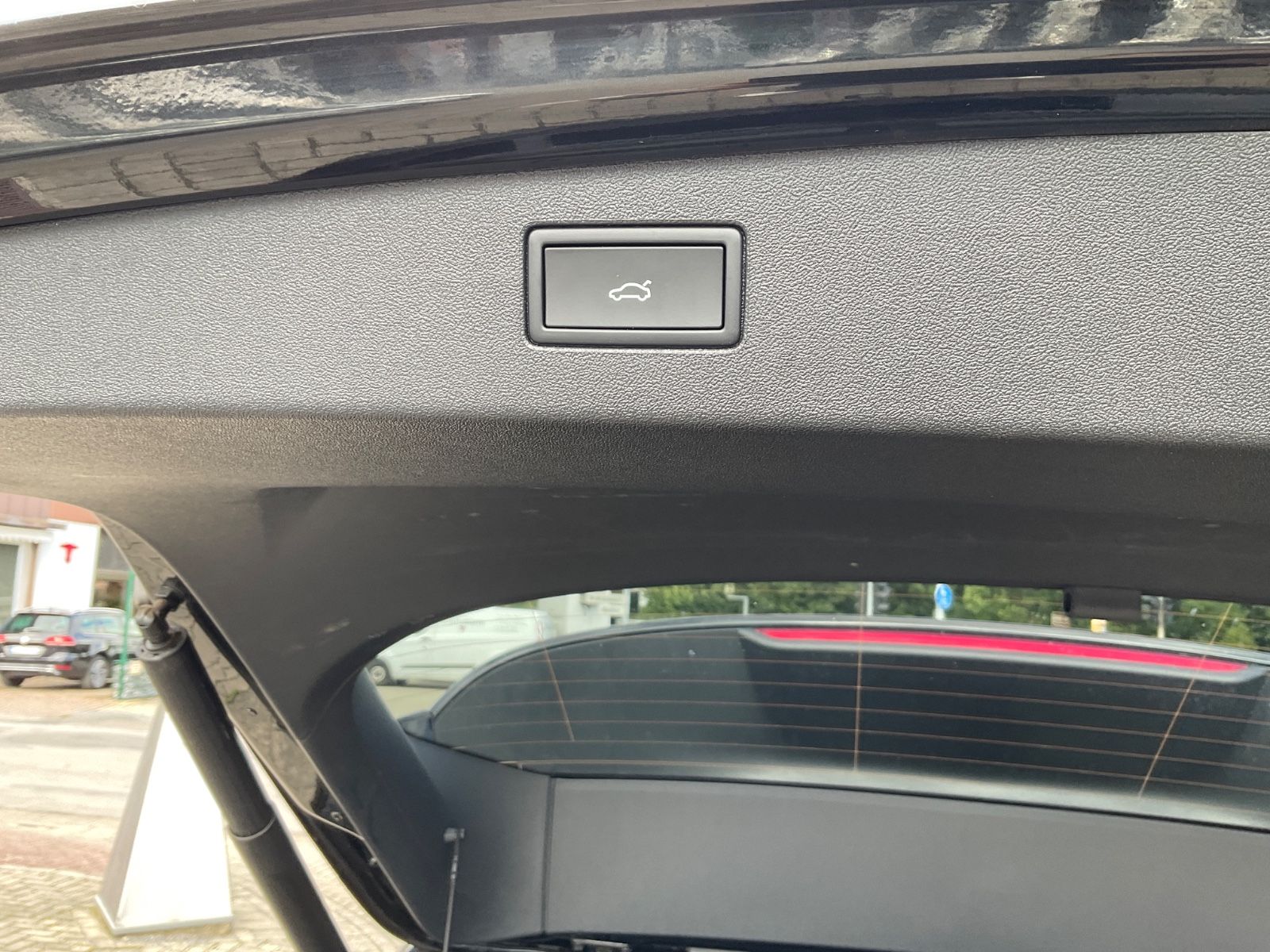 Fahrzeugabbildung Volkswagen Tiguan 2.0 TDI DSG ENERGY,AHK,Navi,IQLight,