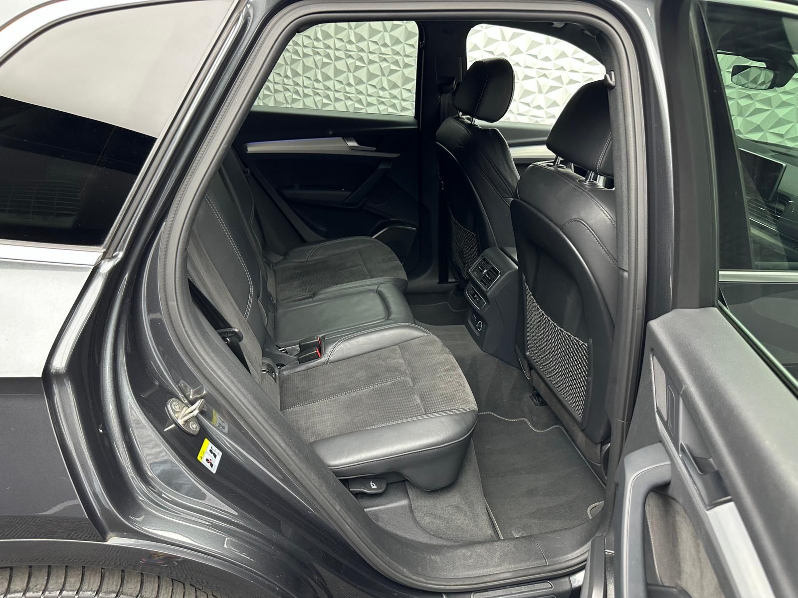 Fahrzeugabbildung Audi Q5 40TDI QUATTRO/SPORT/S-LINE/PANO/PDC/LED/AHK