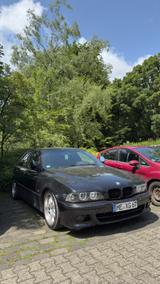 BMW E39 520i - M Paket ab Werk - BMW 520 aus 2000: 520i