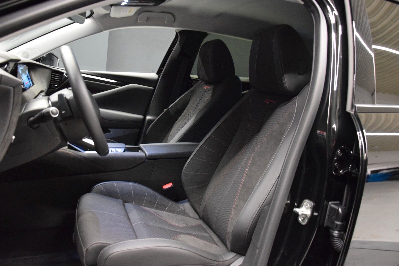 Fahrzeugabbildung DS Automobiles DS4 Performance Line Pure Tech 130 HuD Memory