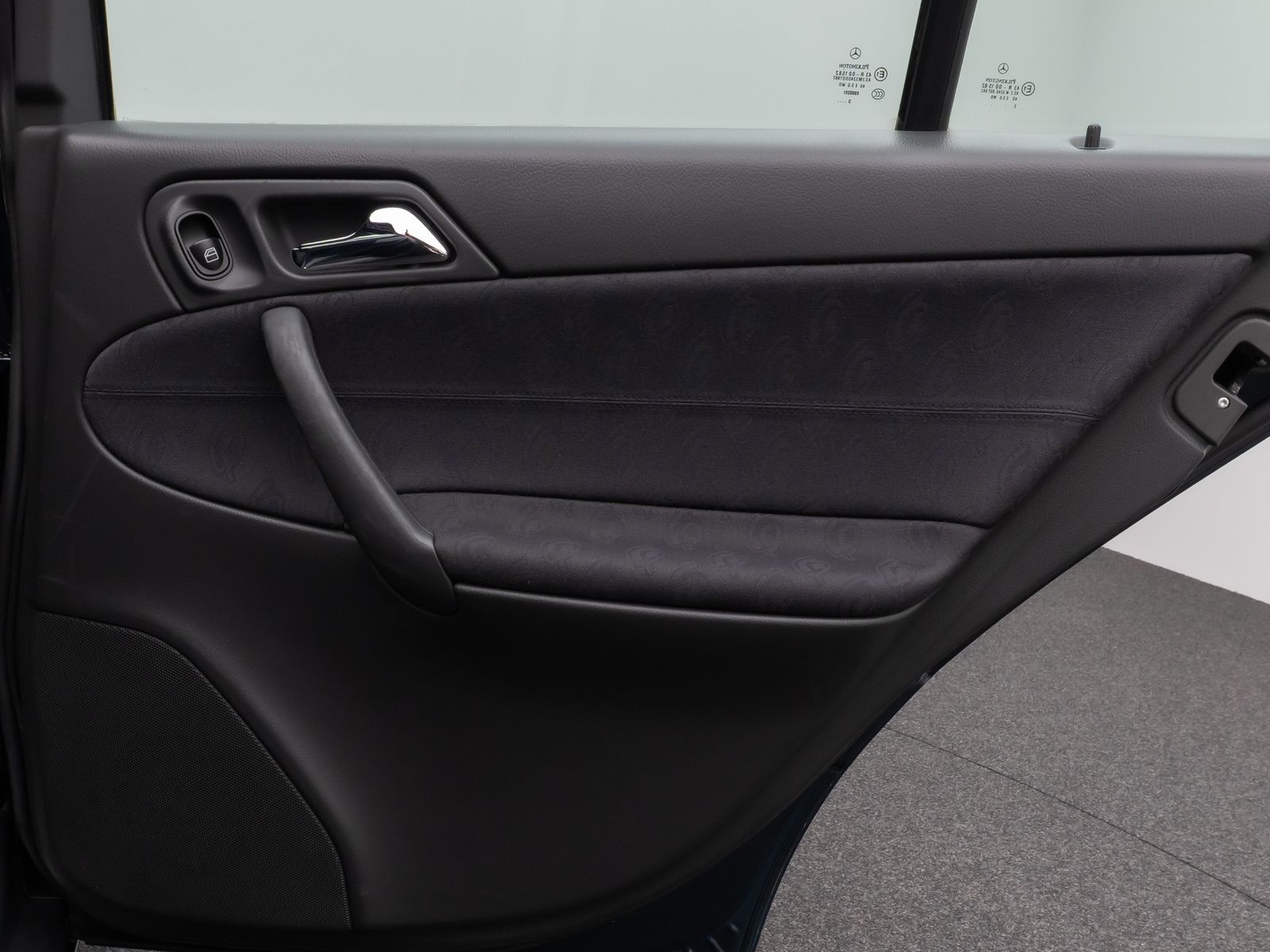 Fahrzeugabbildung Mercedes-Benz C 180 Limousine Kompressor Tempomat PDC