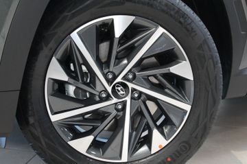 Fahrzeugabbildung Hyundai Tucson 1.6 T-GDI 48V Trend DCT 2WD Assist.Paket