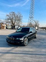 BMW E46 330d - BMW 330 aus 2000: 330d